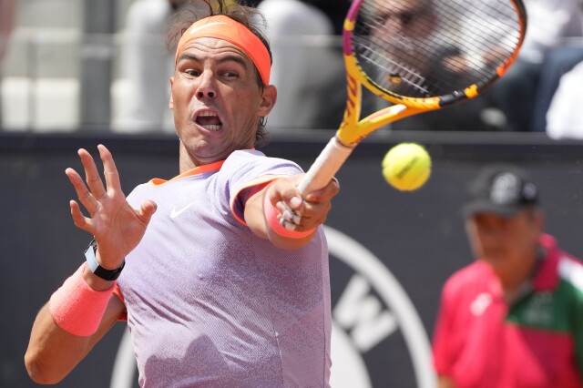 Rafael Nadal torna a Roland Garros per allenarsi in mezzo a dubbi sulla sua forma fisica