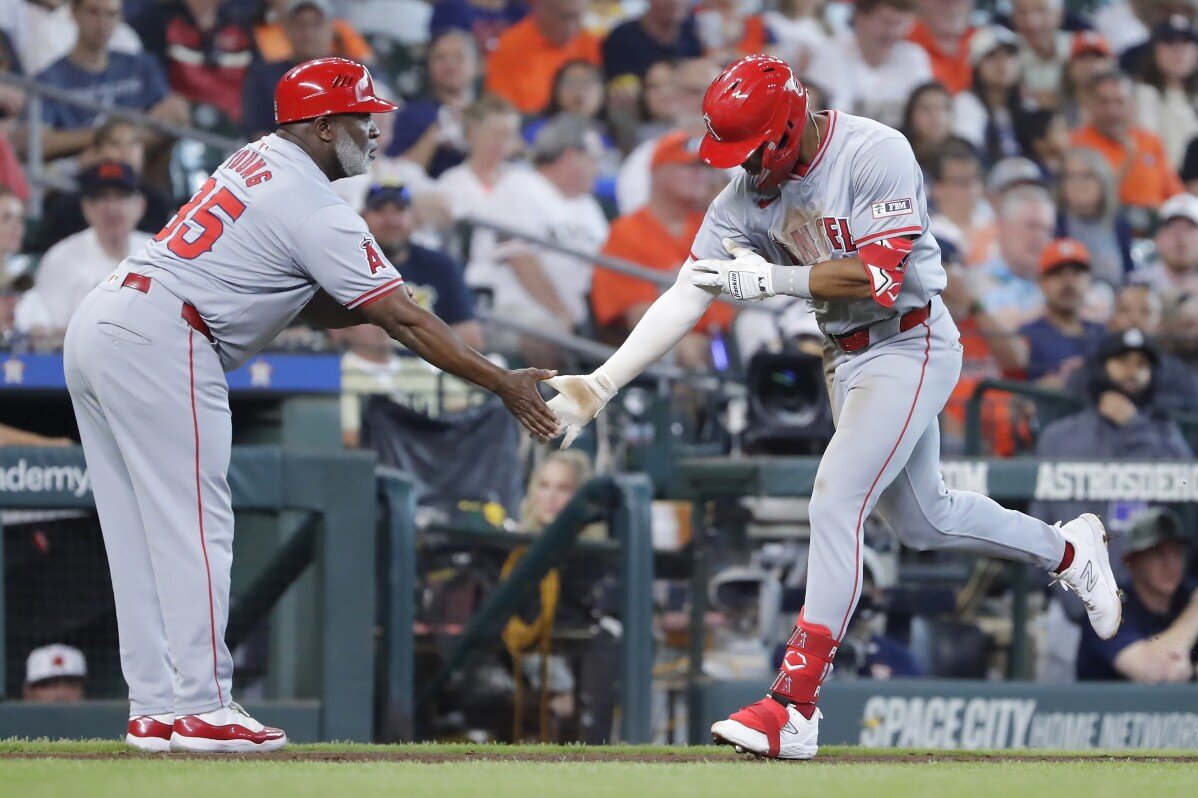 Parigi ottiene il suo primo fuoricampo MLB con un colpo da due punti per guidare gli Angels nella vittoria per 2-1 sugli Astros